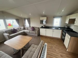 2018 Willerby Seasons — photo 15 of 20