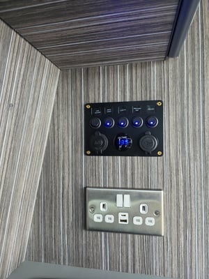 2020 Ford Transit custom — photo 24 of 40