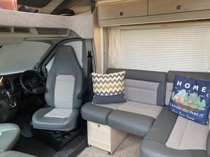 2024 Auto-Trail F70 — photo 18 of 29