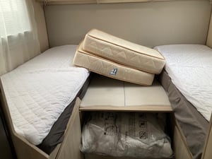 2024 Auto-Trail F70 — photo 8 of 13