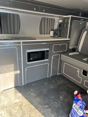 2018 Volkswagen Transporter T6 — photo 19 of 23