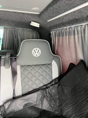 2018 Volkswagen Transporter T6 — photo 14 of 23