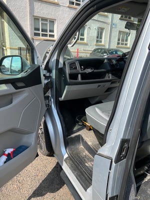 2018 Volkswagen Transporter T6 — photo 11 of 23