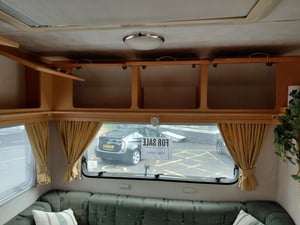 2005 Elddis Autoquest 400 — photo 12 of 23