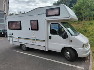 2005 Elddis Autoquest 400 — photo 2 of 23