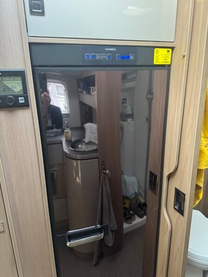 2018 Burstner Ixeo T690G — photo 11 of 15