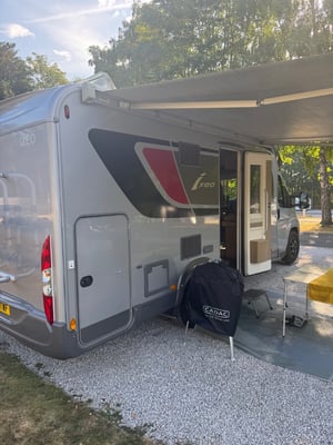 2018 Burstner Ixeo T690G — photo 4 of 15