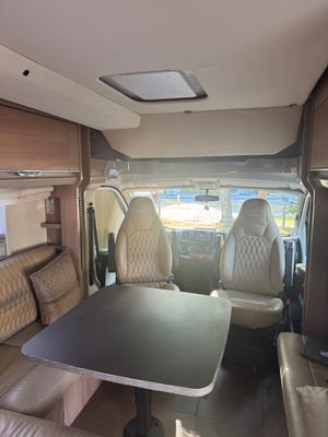 2018 Burstner Ixeo T690G — photo 8 of 15