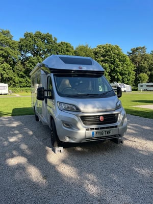 2018 Burstner Ixeo T690G