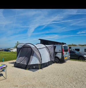 2006 Vauxhall Vivaro — photo 8 of 15