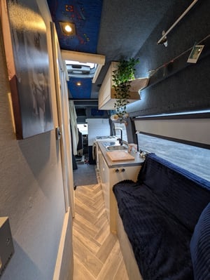 2007 Iveco Daily Iris Conversion — photo 33 of 44