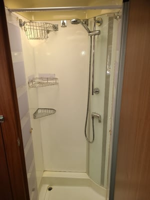 2009 Hymer S-Class — photo 16 of 18