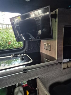 2017 Volkswagen Campervan — photo 6 of 16