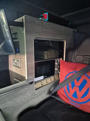 2017 Volkswagen Campervan — photo 7 of 16
