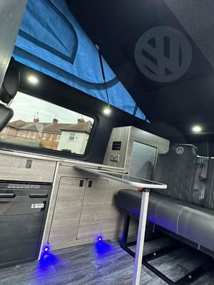 2017 Volkswagen Campervan — photo 11 of 16