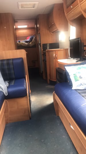 2006 Auto-Trail Chieftain — photo 8 of 12