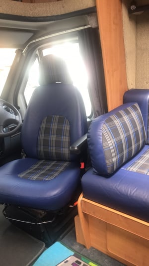 2006 Auto-Trail Chieftain — photo 5 of 12