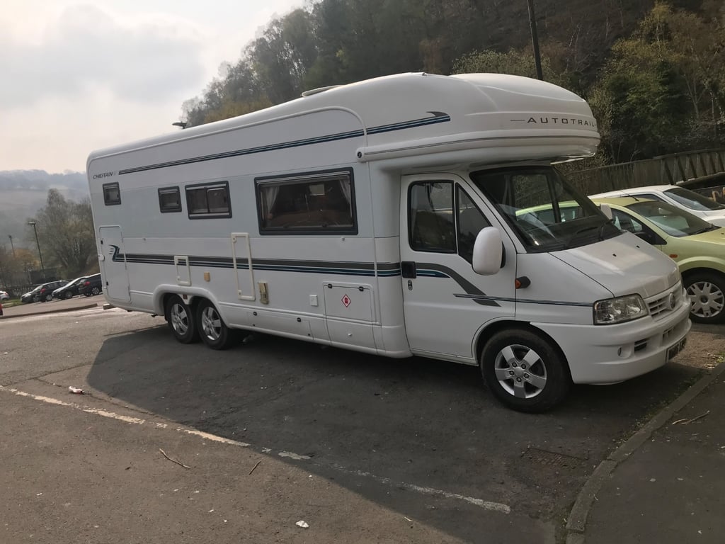 2006 Auto-Trail Chieftain - Image 1