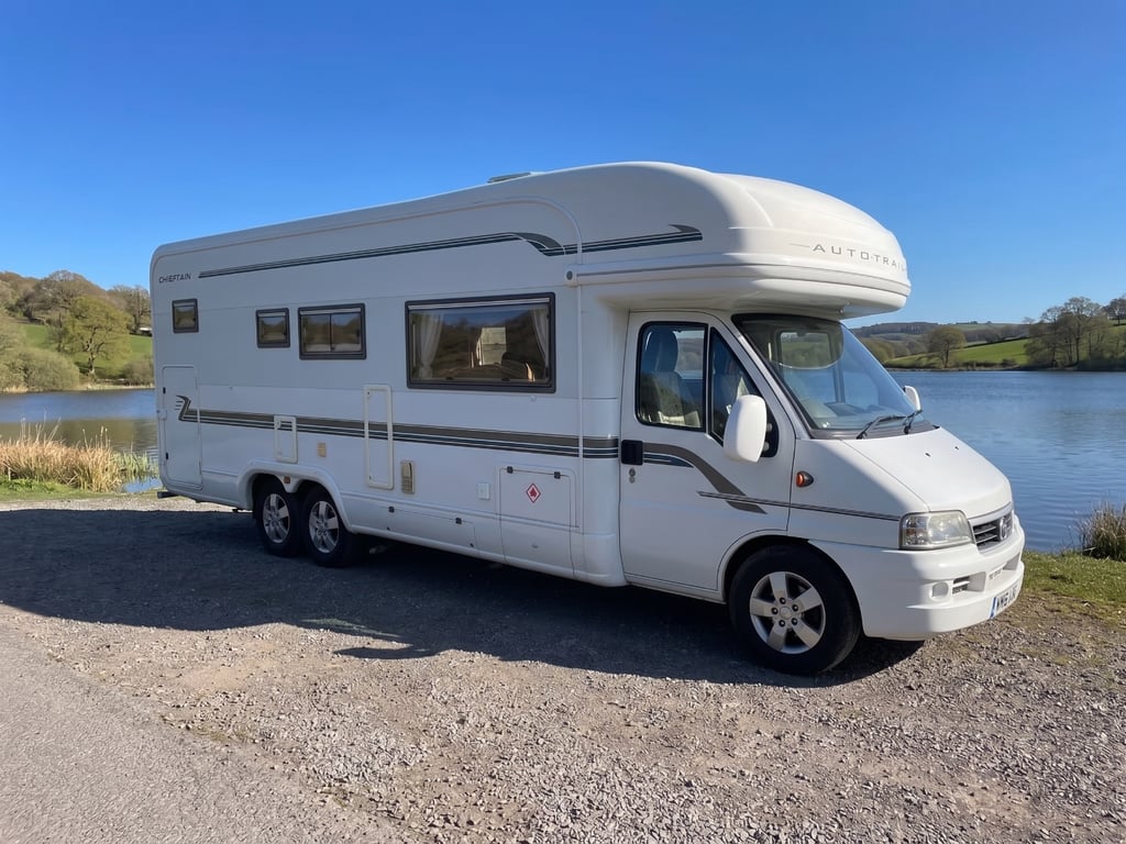 2006 Auto-Trail Chieftain - Image 1