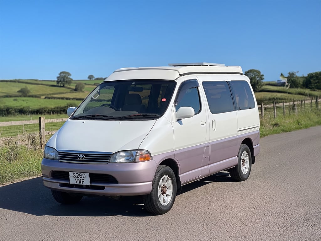 2013 Toyota Granvia - Image 1