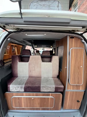 2013 Toyota Granvia — photo 4 of 23