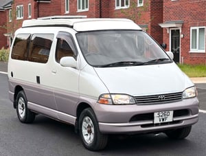 2013 Toyota Granvia — photo 17 of 23