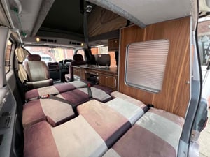 2013 Toyota Granvia — photo 20 of 23