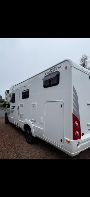 2025 Auto-Trail Expedition C73 — photo 4 of 10