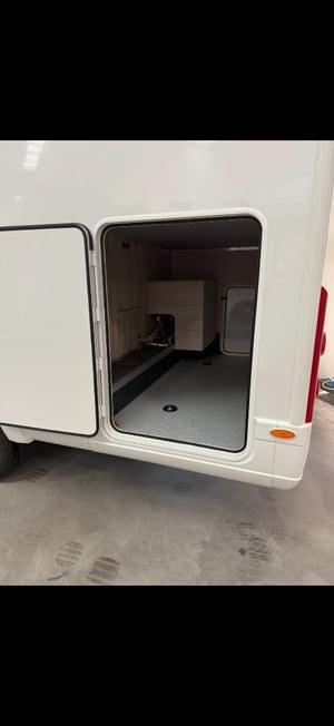 2025 Auto-Trail Expedition C73 — photo 6 of 10