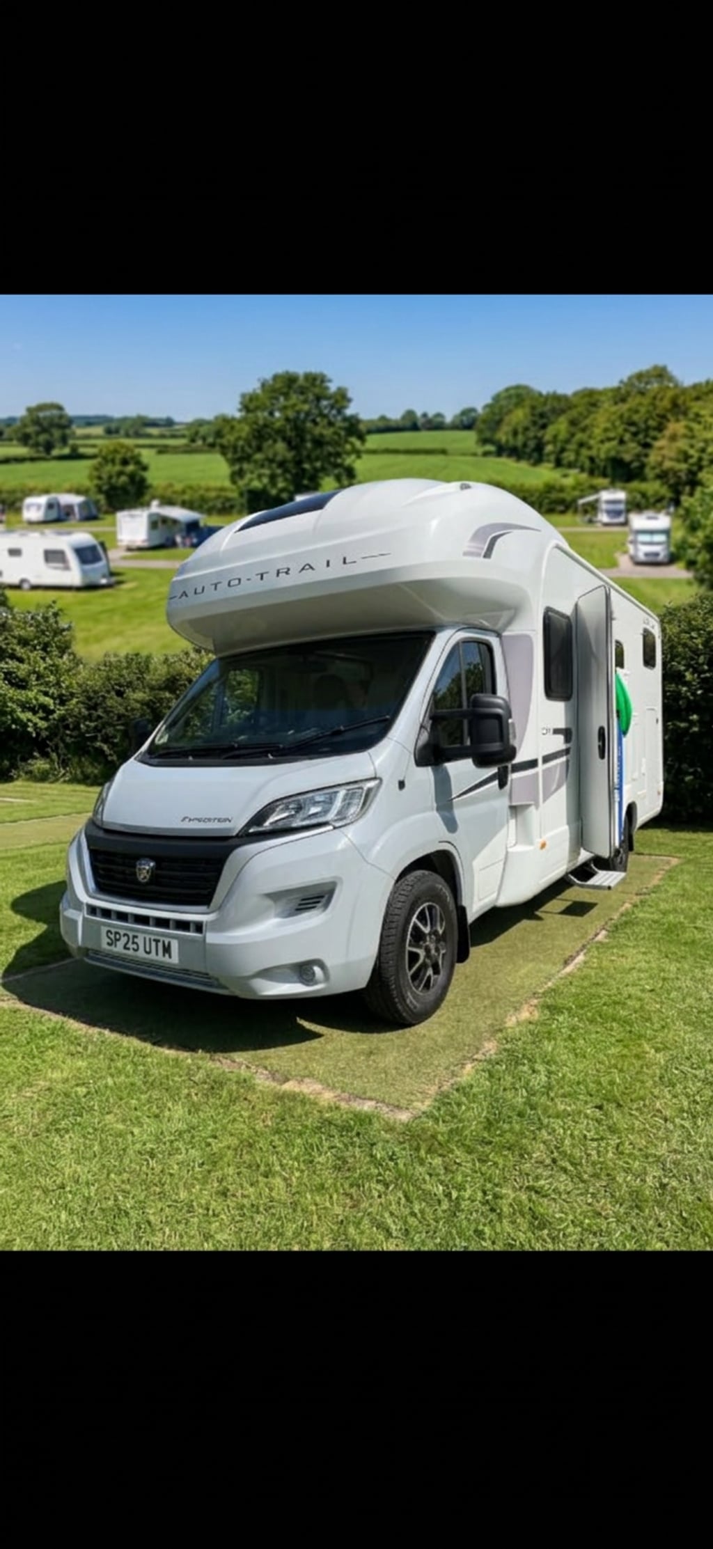 2025 Auto-Trail Expedition C73 - Image 1