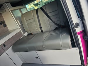 2022 VW T6.1 Transporter T30 Highline TDI Semi-Auto — photo 2 of 7