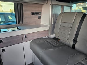 2022 VW T6.1 Transporter T30 Highline TDI Semi-Auto — photo 7 of 7