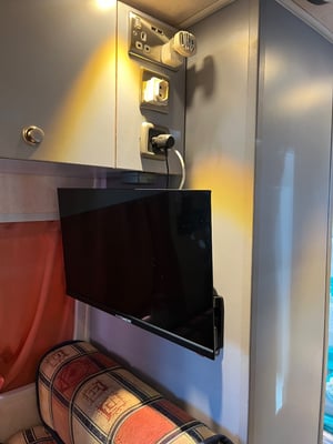 2021 Mercedes-Benz Sprinter — photo 11 of 26