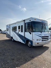 1998 Winnebago Brave - Image 2