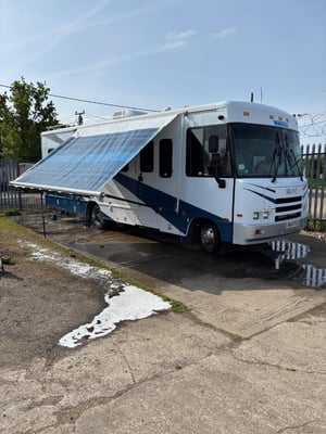 1998 Winnebago Brave — photo 23 of 24