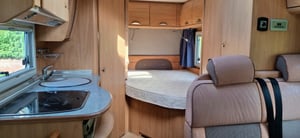 2003 Burstner Elegance — photo 9 of 14