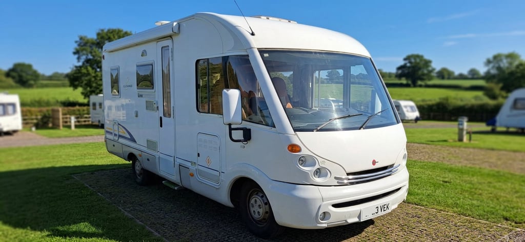 2003 Burstner Elegance - Image 1