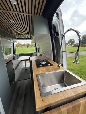 2018 Mercedes-Benz Sprinter — photo 18 of 34