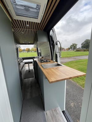 2018 Mercedes-Benz Sprinter — photo 27 of 34