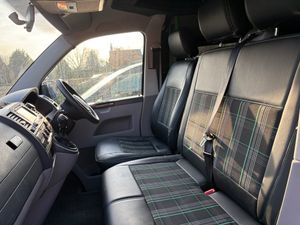 2010 Volkswagen Transporter T5.1 — photo 9 of 10