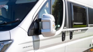 2020 Auto-Trail V Line 635SE — photo 32 of 59