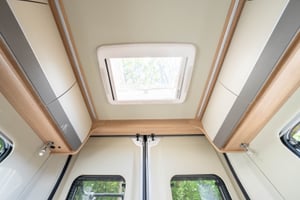 2020 Auto-Trail V Line 635SE — photo 8 of 59