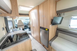 2020 Auto-Trail V Line 635SE — photo 15 of 59