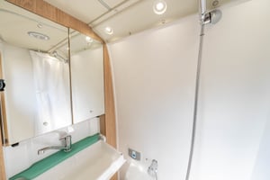 2020 Auto-Trail V Line 635SE — photo 6 of 59