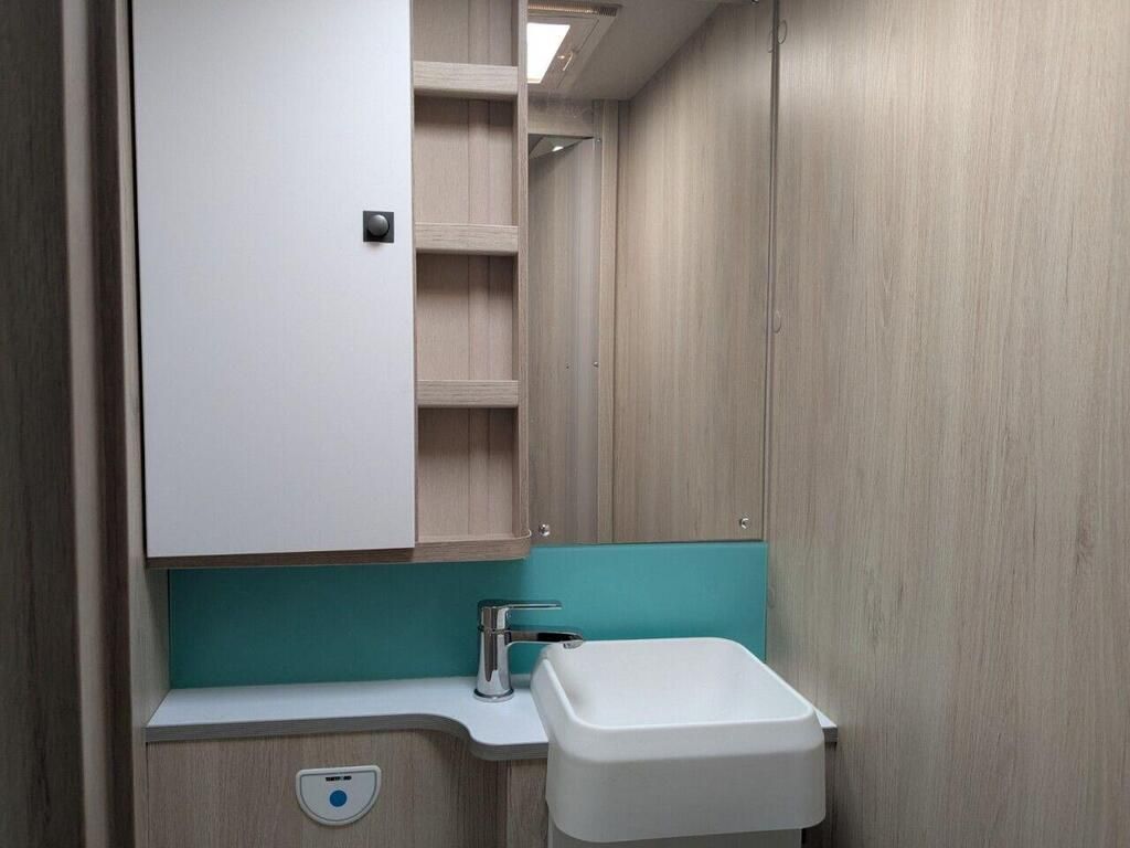 2024 Auto-Trail F-Line F74 - Image 5