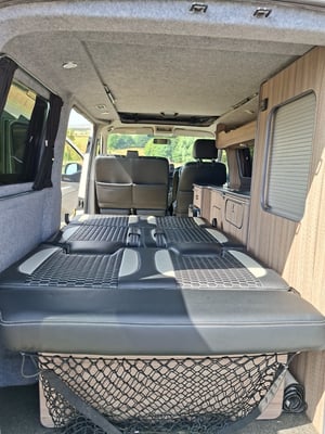2016 Volkswagen T6 Campervan — photo 2 of 16