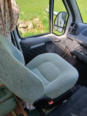 2002 Autocruise Pioneer Jolliet — photo 9 of 30