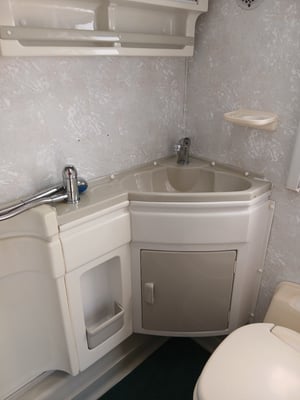 2002 Autocruise Pioneer Jolliet — photo 12 of 30