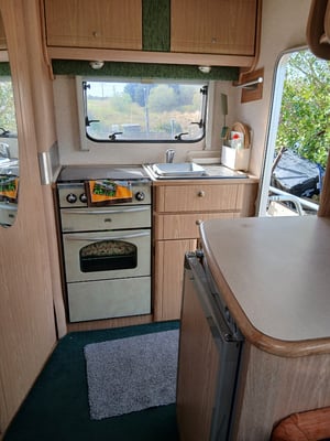 2002 Autocruise Pioneer Jolliet — photo 14 of 30