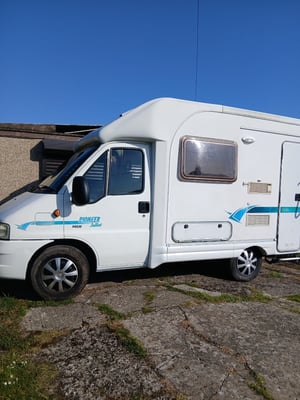 2002 Autocruise Pioneer Jolliet — photo 17 of 30